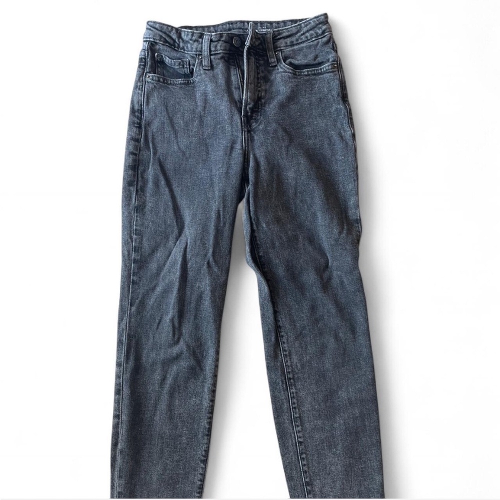 Old Navy Women’s Washed Gray Straight Jeans